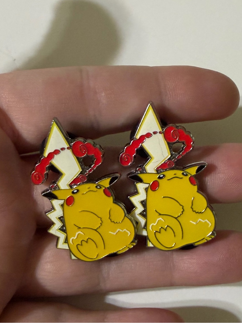 Pokémon TCG Pikachu Gigantamax Official Pin Crown Zenith Exclusive 2023